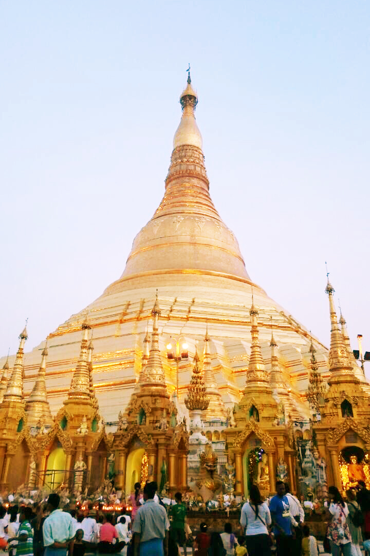 黄金の寺院「シュエダゴン・パゴダ」ミャンマー